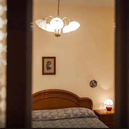Nyaraló Sperti *